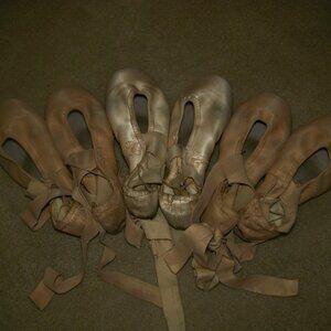 3 Pairs Gaynor Minden Pointe shoes ballet slippers very used